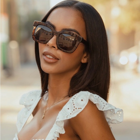 Diff Carson Sunglasses - Picture 2 of 8